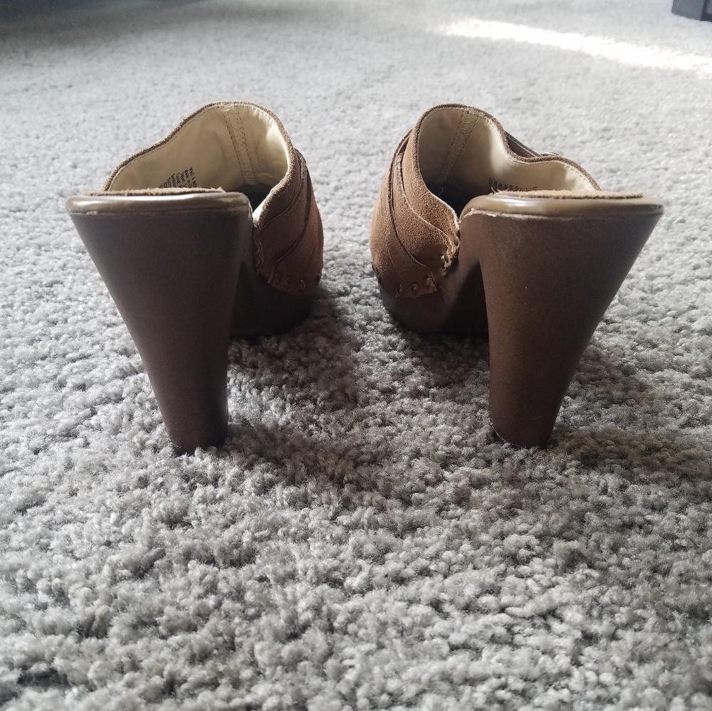Dana Buchman Suede Booties, size 8 - Picture 2 of 4